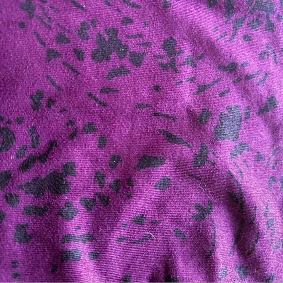 Athleta capris length women’s leggings size medium. Purple with black pattern. - Picture 6 of 10